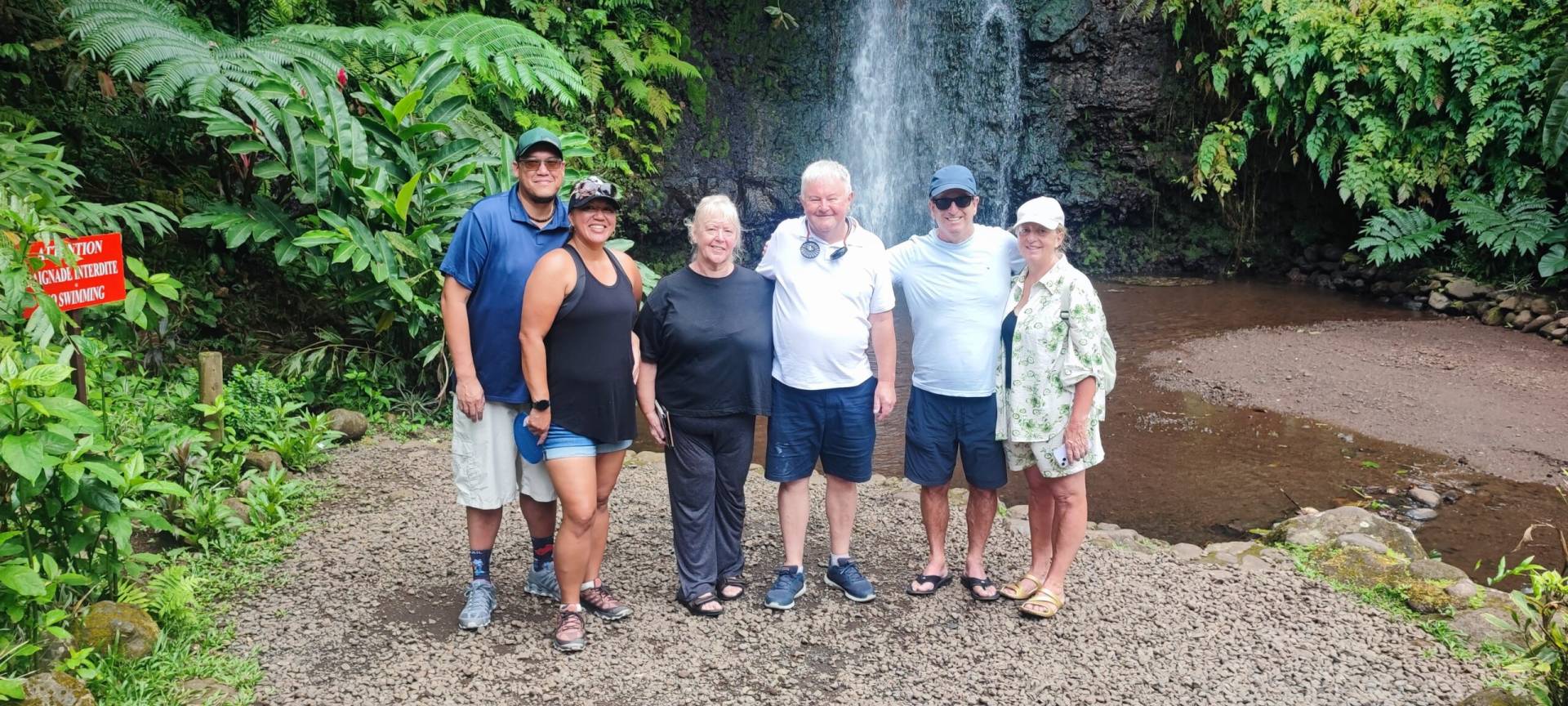 4 américains et 2 australiens de Hobart pendant leur fabuleux TiTi's Tahiti Tour