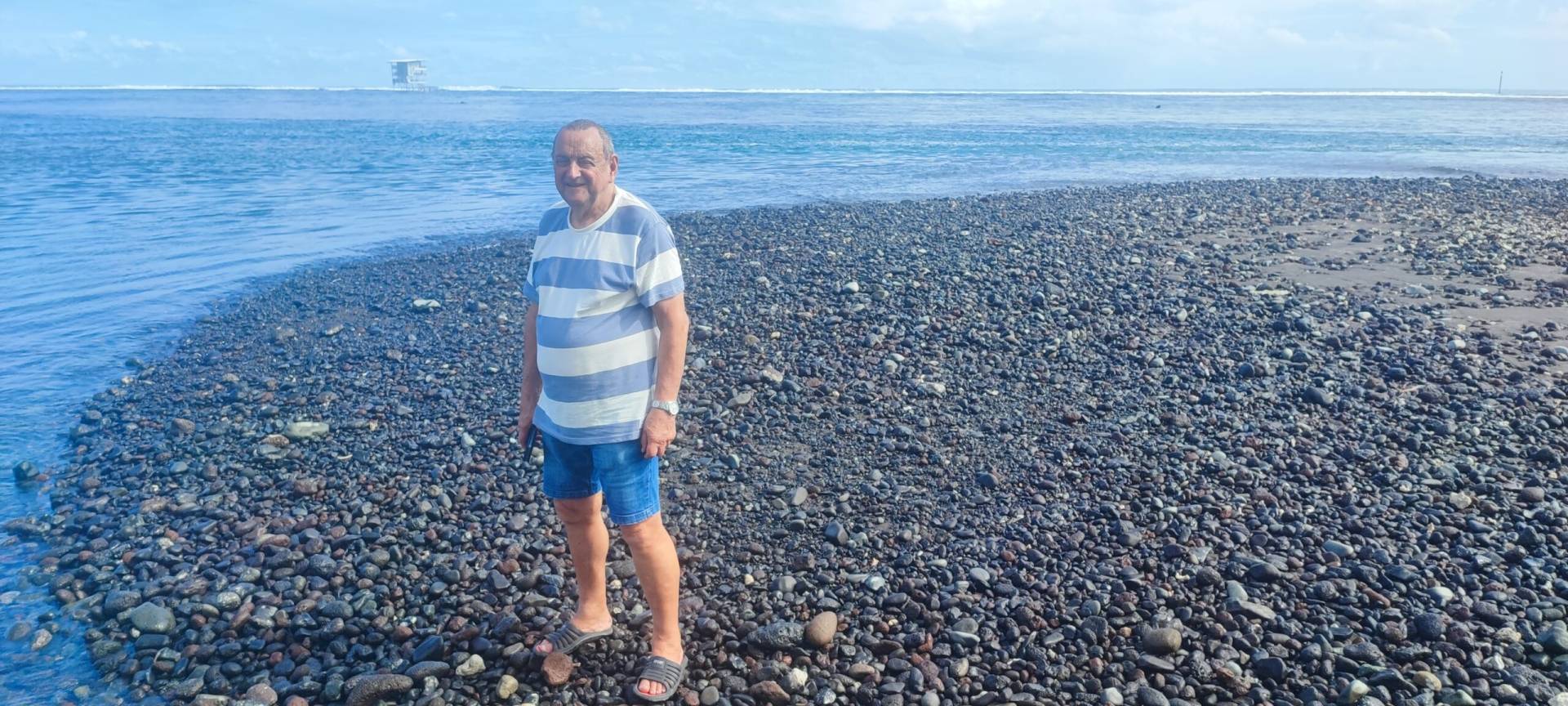 Auguste, heureux à Teahupoo lors de son fabuleux TiTi's Tahiti Tour