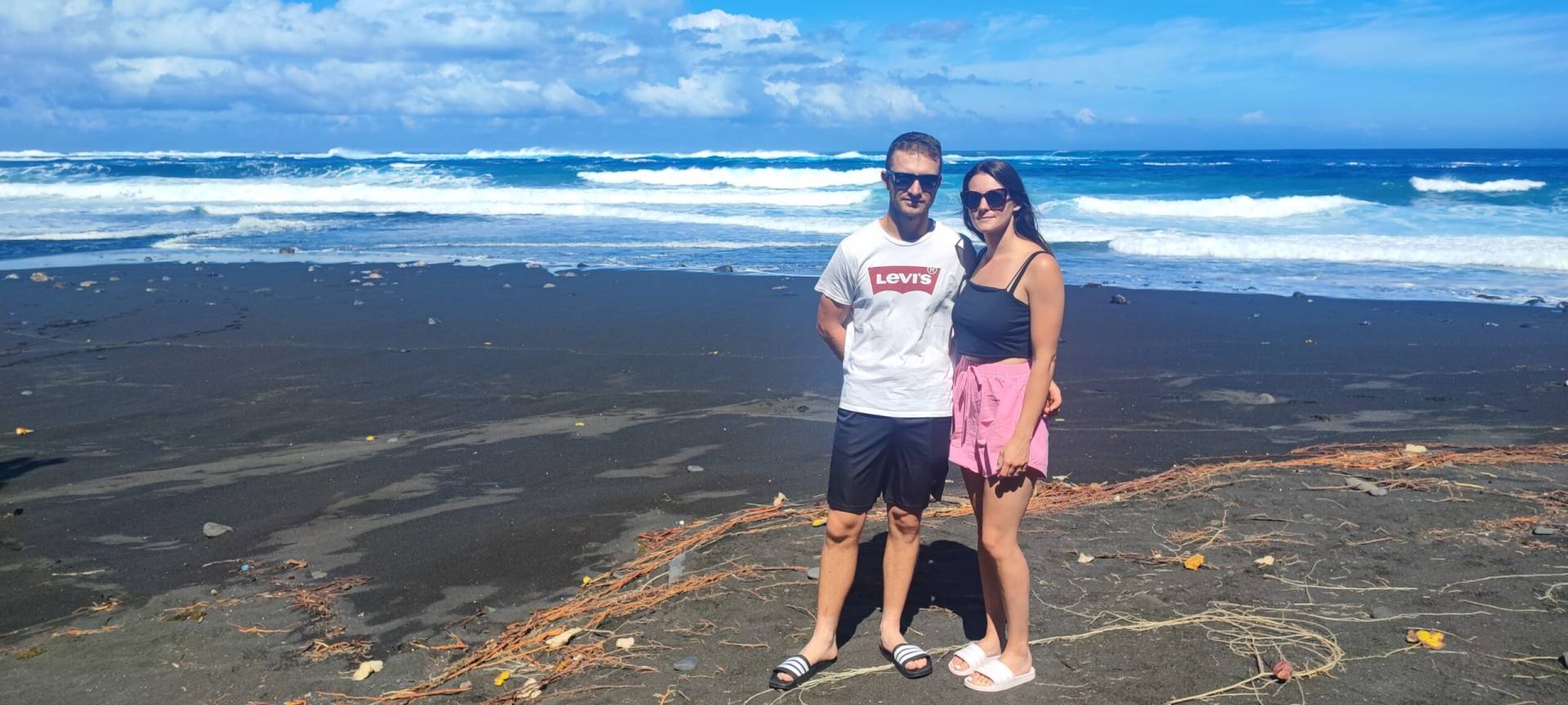 Marine et Aymeri profitent de leur TiTi's Tahiti Tour dès leur arrivée au fenua malgré le décalage horaire