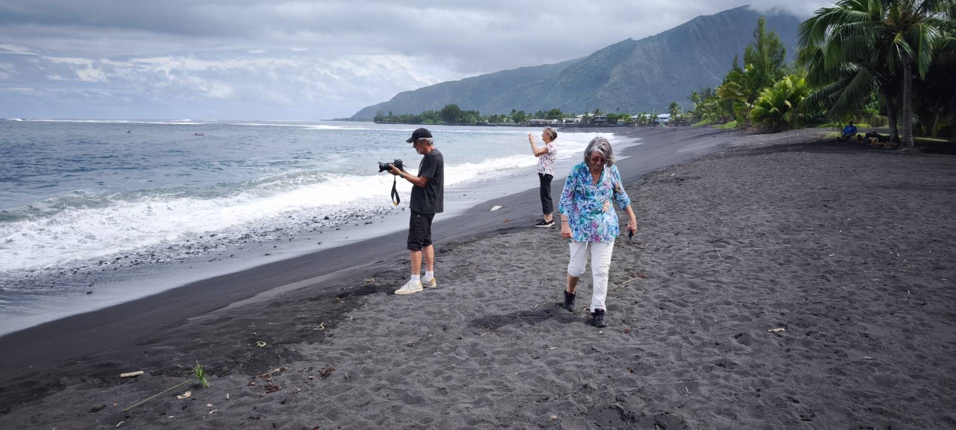 Françoise, Alain and Isabelle at Taharu'u beach during their fabulous TiTi's Tahiti Tour