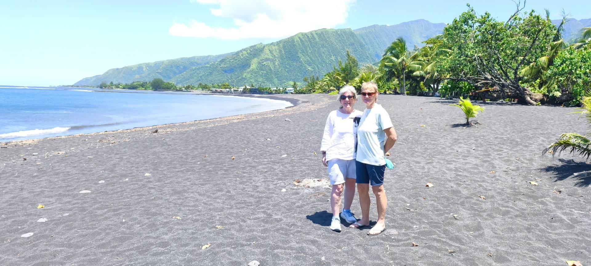 Ann et Sheelagh à la Taharu'u pendant leur fabuleux TiTi's Tahiti Tour